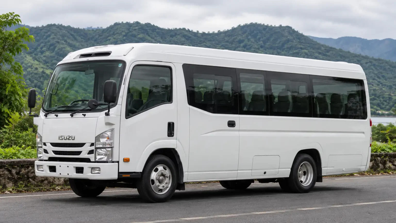 Isuzu Elf Long Chassis voor grotere groepen